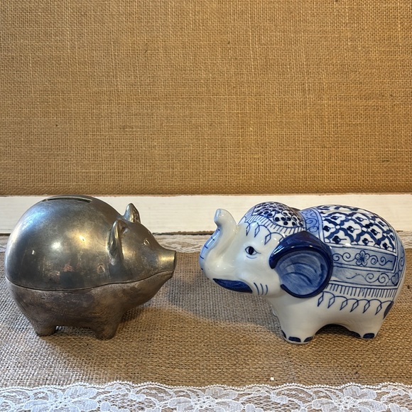 Two Vintage Coin Banks - Picture 2 of 7